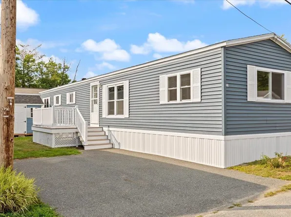 33 Brookwood Drive, Salem, NH 03079