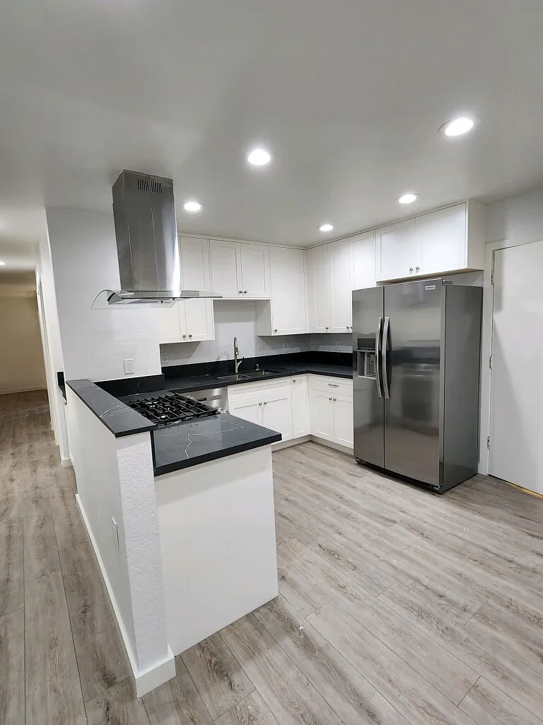3 bed, 2.5 bath, 1760 sqft, $4,450 — Photo 1