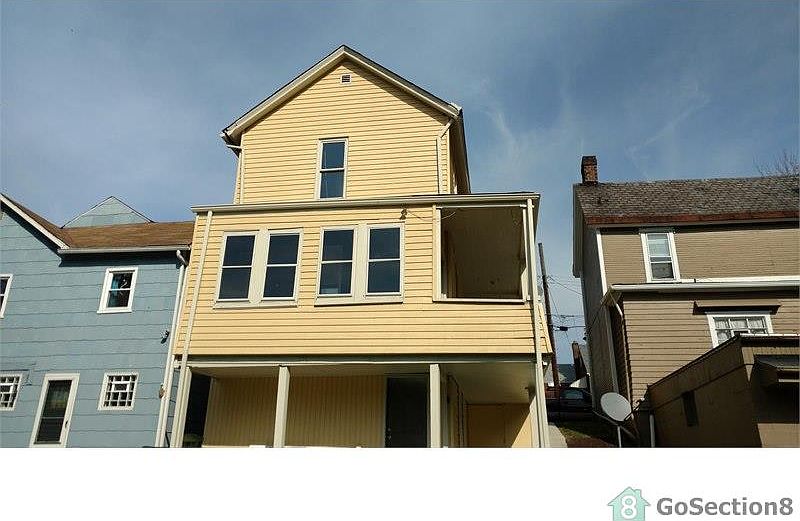 2nd image of 1006 Bennett St