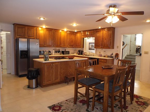 3rd image of 26 River Oaks Trace