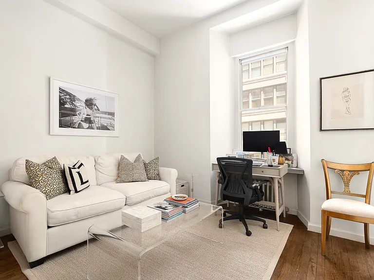 4 Lexington Ave #5P — Photo 1