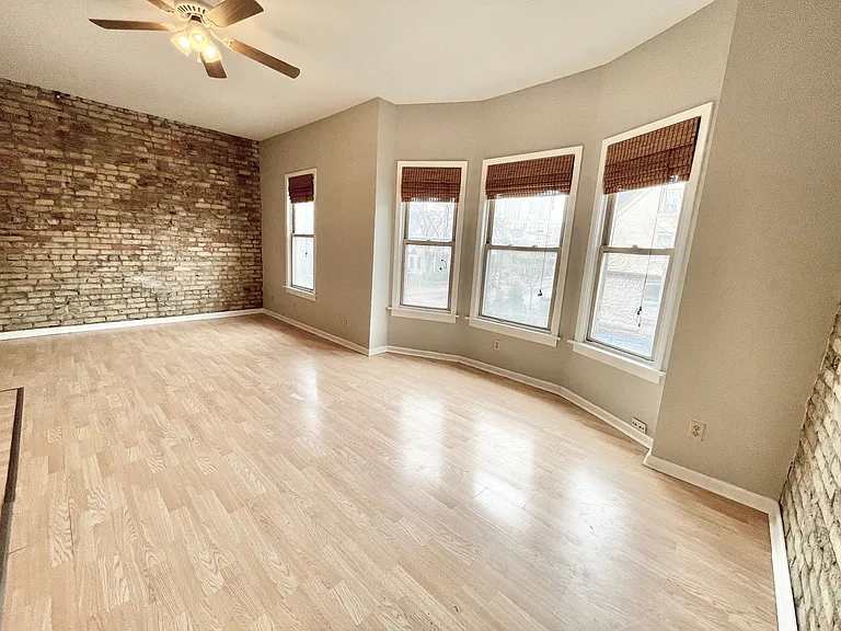 1718-34 E Lafayette Pl — Photo 33