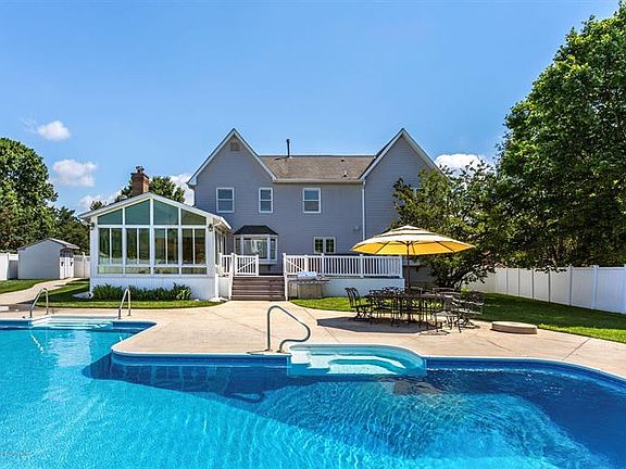5th image of 157 Lilac Dr