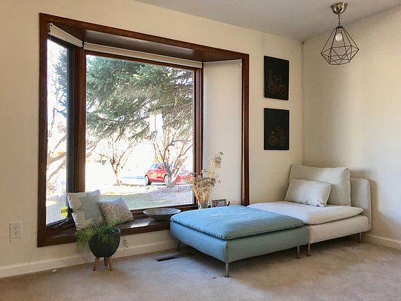 Light-filled Reading Nook