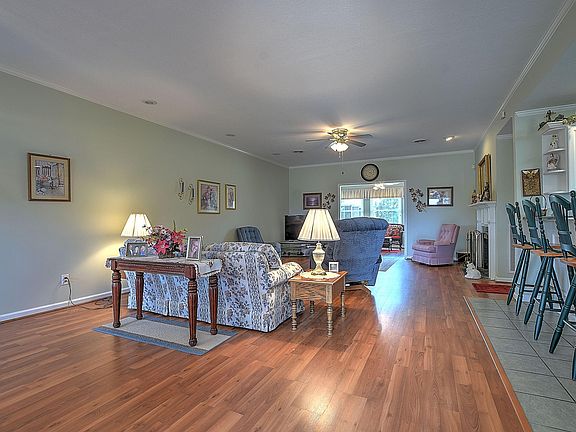 3rd image of 195 West St #195