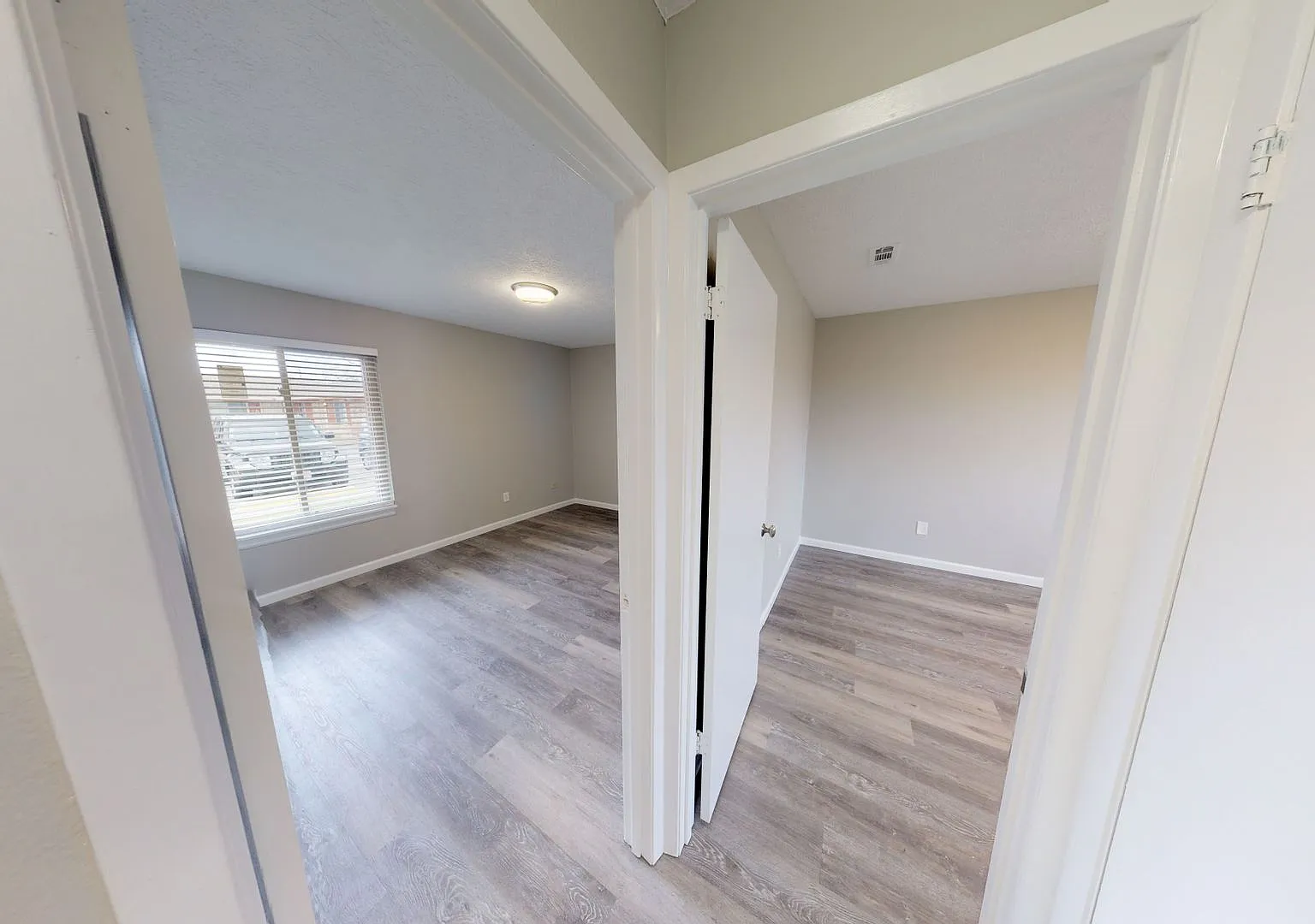Large 2 Bedroom/1 Bath Apartment Available — Photo 2