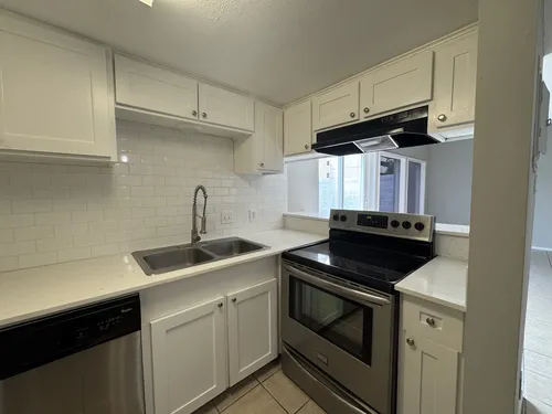 801 N Carancahua St #4 Photo 1