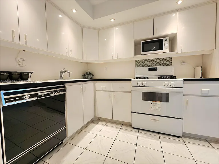 2030 S Ocean Dr #401 — Photo 10