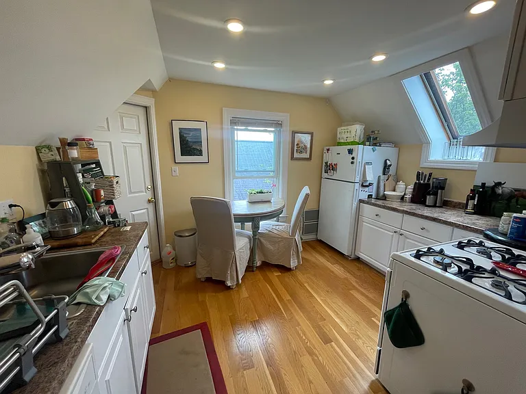 33 Belmont St #3 — Photo 6