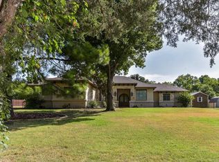 900 Cardinal Rd, Mansfield, TX 76063