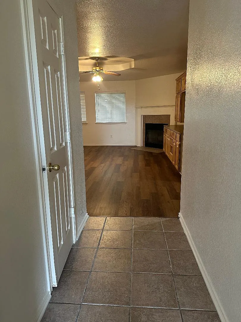 4 bed, 1821 sqft, $1,650 — Photo 2