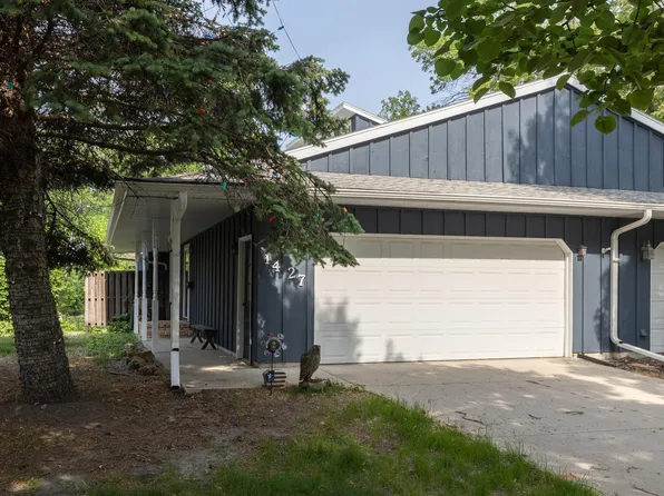 1427 23rd St S, Fargo, ND 58103
