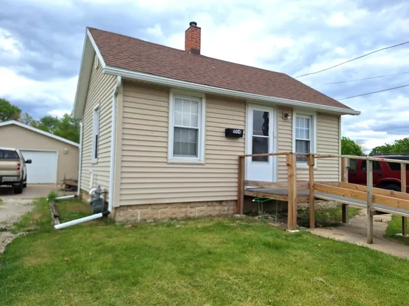 1004 Hall St, Streator, IL 61364