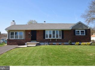 221 Diane Ave, Hatboro, PA 19040
