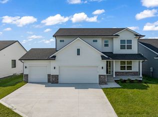 9628 NW 82nd Ave, Johnston, IA 50131
