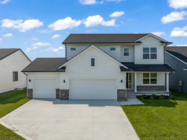 9628 NW 82nd Ave, Johnston, IA 50131