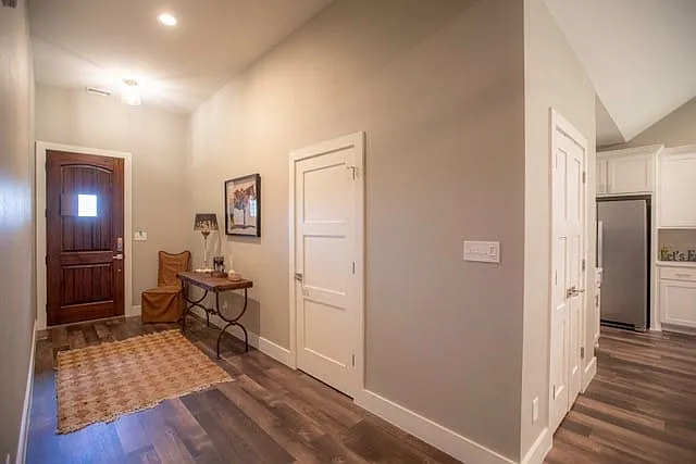 176 Lakeview Cir — Photo 18