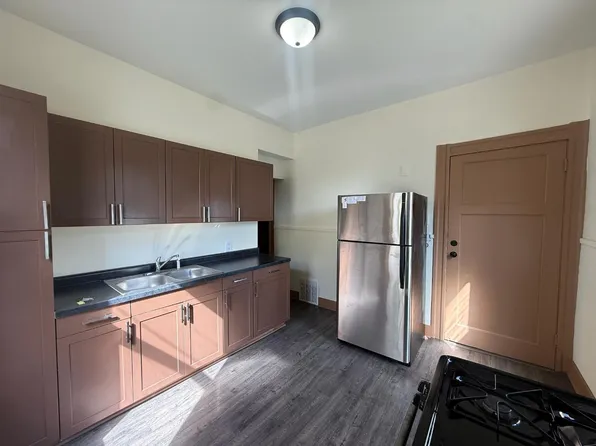 1422 N 26th St #1424, Milwaukee, WI 53205
