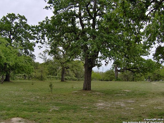 3rd image of 222 Shady Oaks Dr