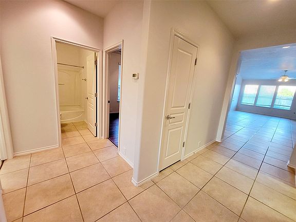 2nd image of 9518 Herons Grove Ln