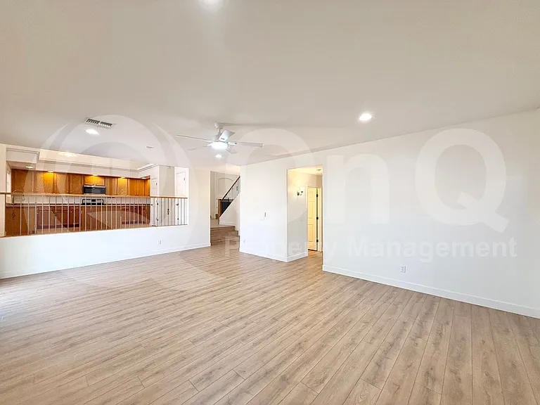 1813 S 123rd Dr — Photo 12