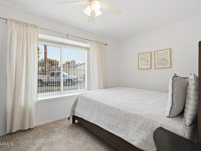 1735 E Stephens Dr — Photo 23