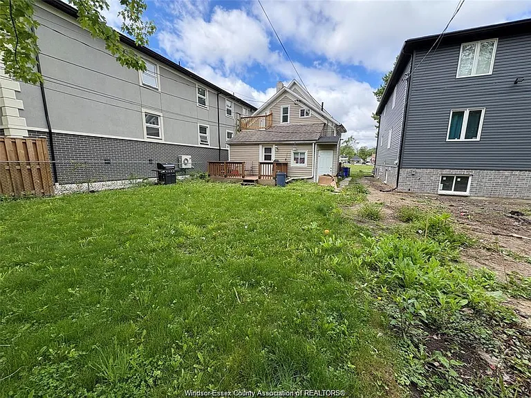 454 Crawford Ave — Photo 17