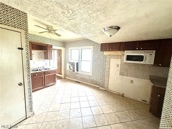 3rd image of 4300 7th Ave