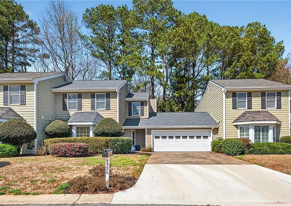 1st image of 4590 Village Oaks Cir