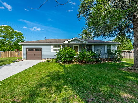 3rd image of 61 Cedar Ln