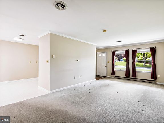 4th image of 501 Gateway Dr W