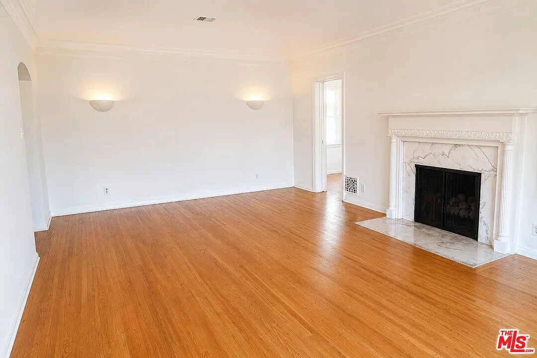 3 bed, 2.0 bath, 1820 sqft, $5,500 — Photo 4