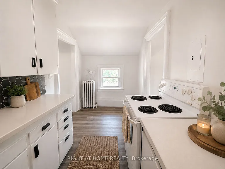 178 Adelaide Ave E #3 — Photo 3