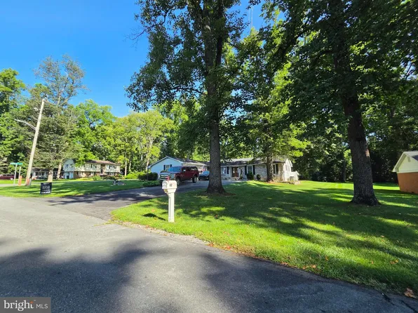 82 Minnick Rd, Inwood, WV 25428
