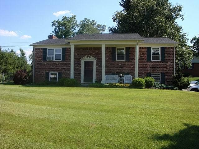 1st image of 109 Circle Dr W