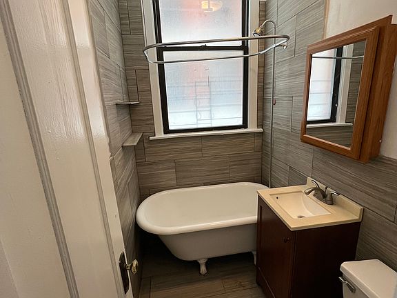 5th image of 815 W Bradley Pl #0B-1Ba-300Sqft
