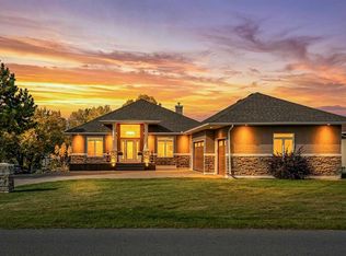 665 N East Lakeview Rd, Chestermere, AB T1X 1A9