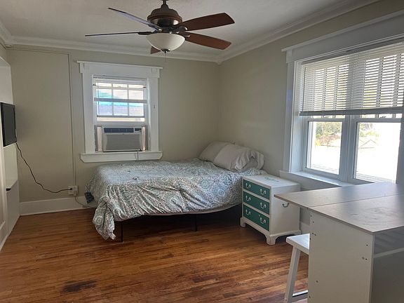 Studio 2 bed area