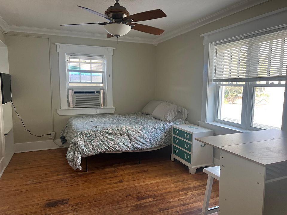 Studio 2 bed area