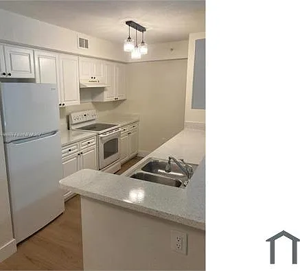 15470 SW 284th St — Photo 3