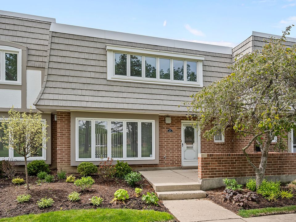 1st image of 628 Calais Cir