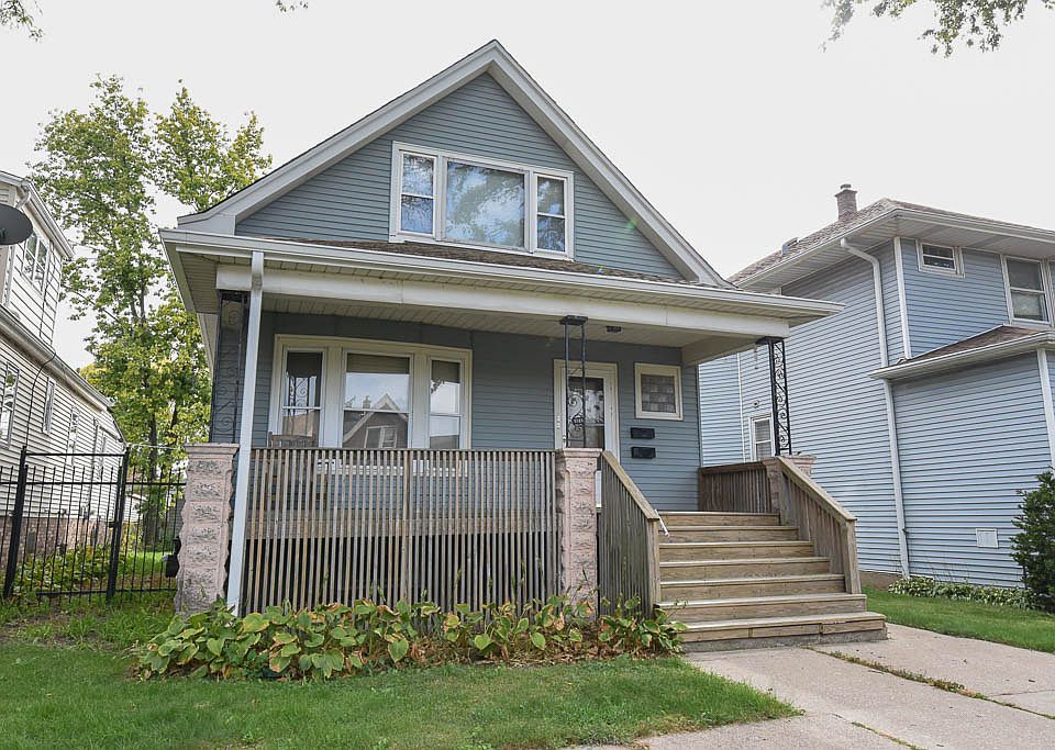 1st image of 5723 W Berenice Ave #2