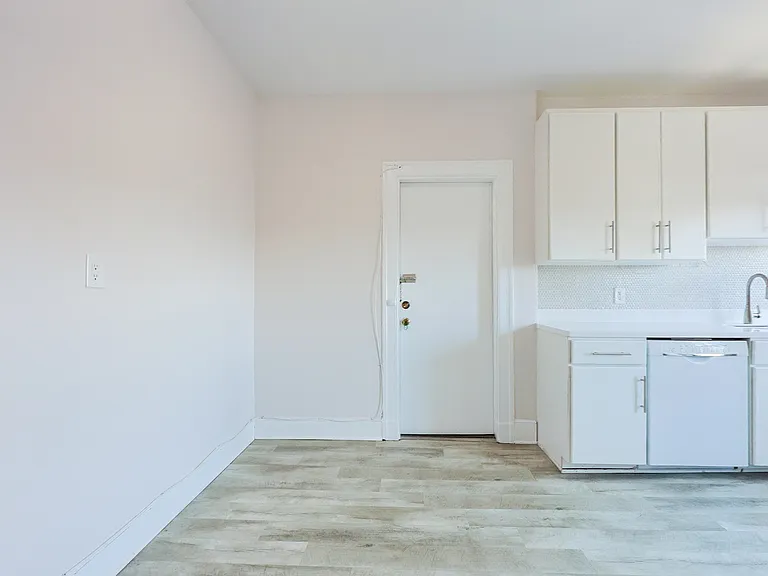 857 Beacon St — Photo 19