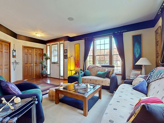 3rd image of 1640 S Newton Ave