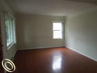 5th image of 9922 Berwyn Ave