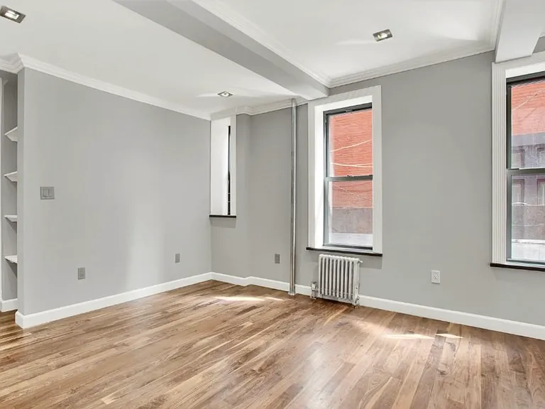 2100 2nd Ave #6 — Photo 3