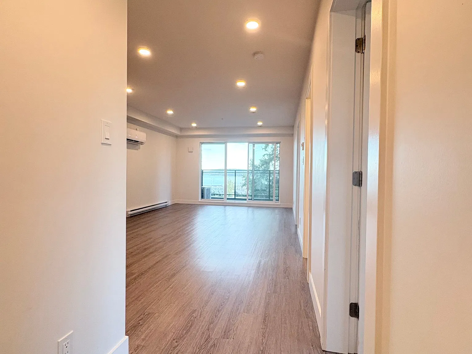 2 bed, 832 sqft, $2,150 — Photo 3