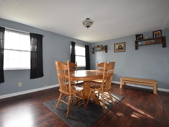 5th image of 812 Elm Ct
