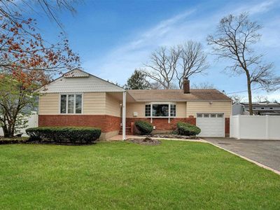 42 Harmony Drive, Massapequa Park, NY, 11762
