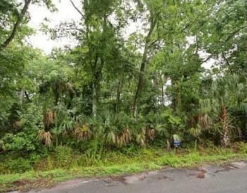 4th image of 330 Lake Crescent Dr
